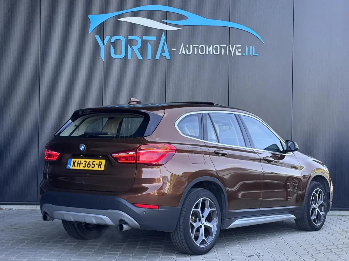 sDrive20i High Exe NL AUTO|AUTOMAAT|PANO|AFN. HAAK|HUD