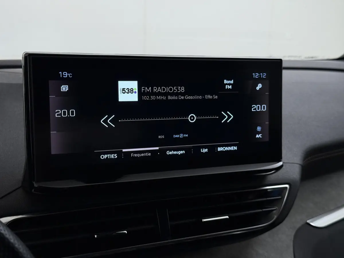130pk GT Automaat | 1ste eigenaar | FOCAL Audio | Camera | Stoelverwarming | Navigatie | LED lampen | Adaptieve Cruise Control