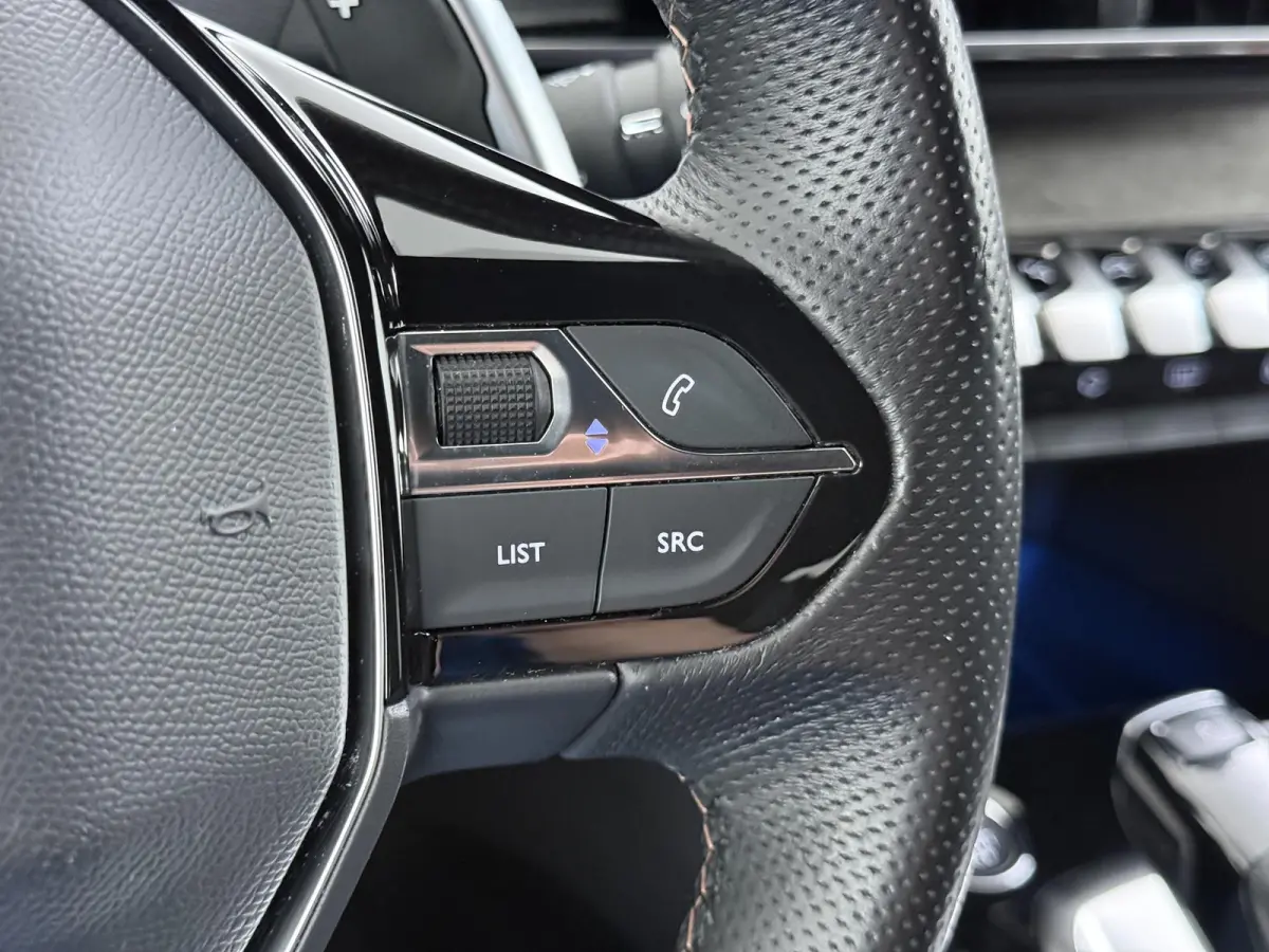 130pk GT Automaat | 1ste eigenaar | FOCAL Audio | Camera | Stoelverwarming | Navigatie | LED lampen | Adaptieve Cruise Control