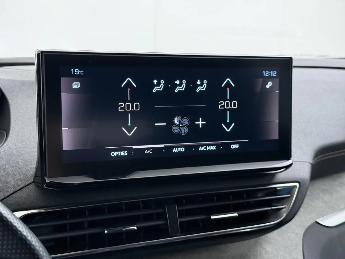 130pk GT Automaat | 1ste eigenaar | FOCAL Audio | Camera | Stoelverwarming | Navigatie | LED lampen | Adaptieve Cruise Control