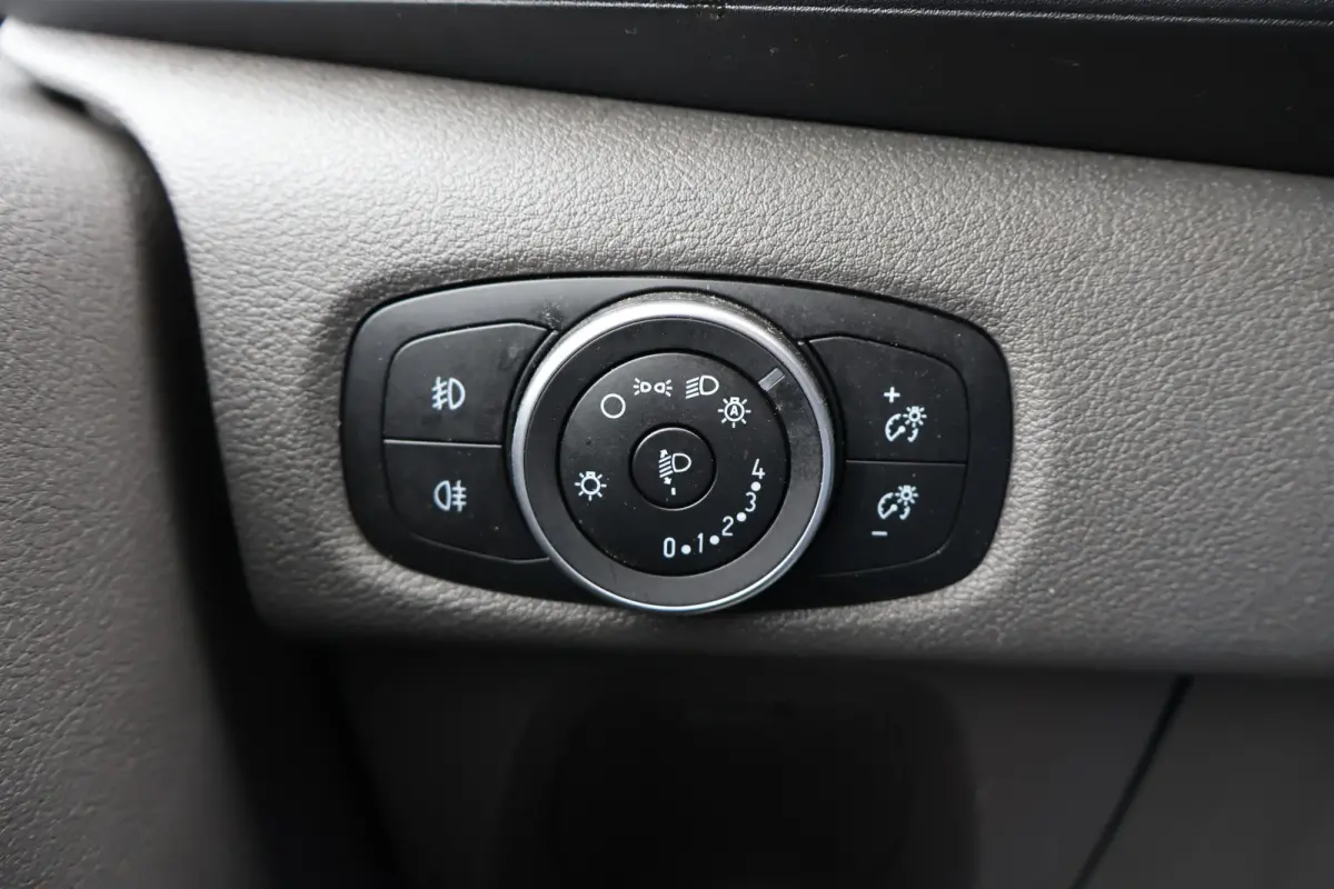 2.0 TDCI 130pk L1 H1 Trend Automaat