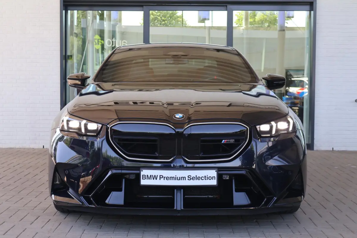 Sedan | SOH 100% | Driving Assistant Professional | Parking Assistant Professional | Trekhaak | Panoramadak |  Bowers & Wilkins