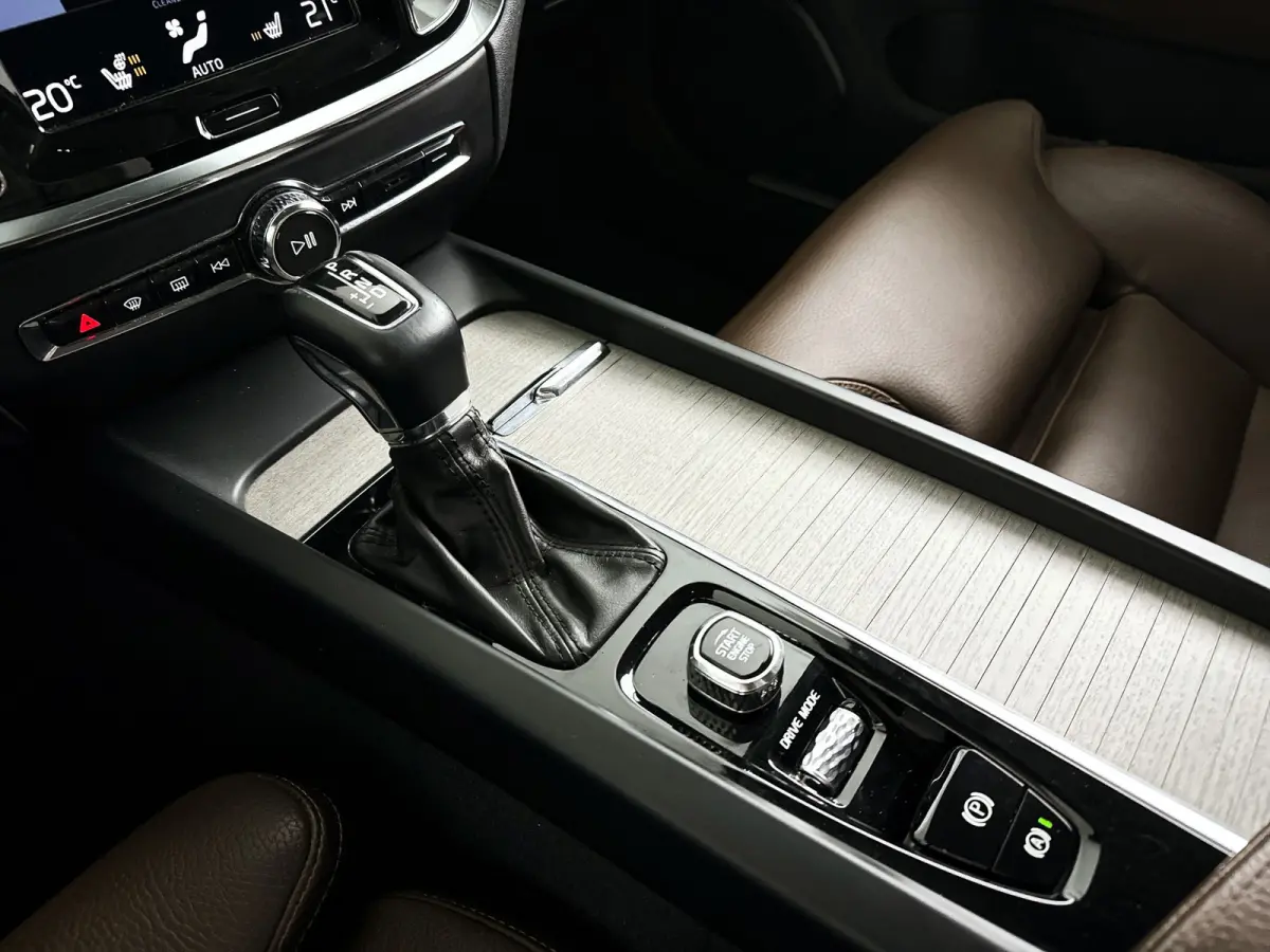 T5 Inscription | Parkeercamera | Stoel- en stuurverwarming | Navigatie | Cruise control