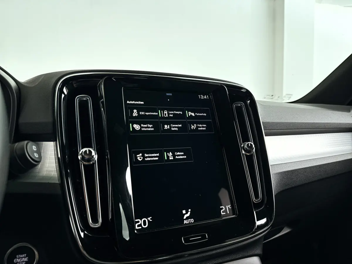 B3 Momentum | Park assist | Cruise control | Navigatie