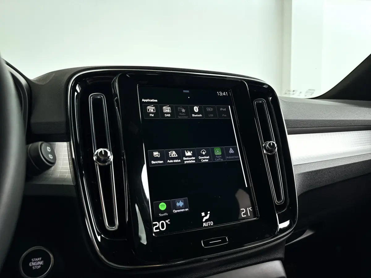B3 Momentum | Park assist | Cruise control | Navigatie