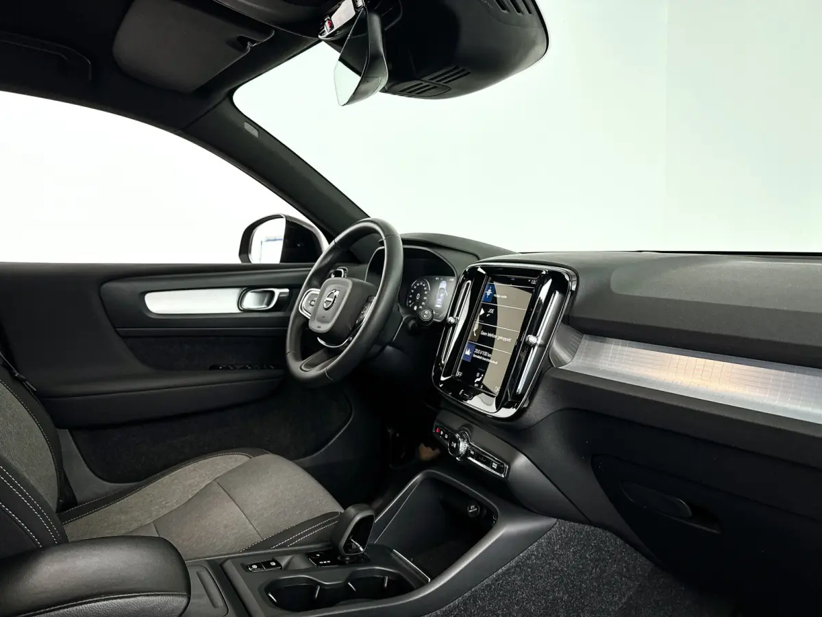 B3 Momentum | Park assist | Cruise control | Navigatie