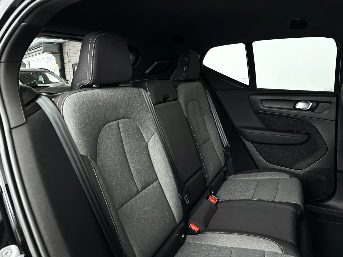 B3 Momentum | Park assist | Cruise control | Navigatie