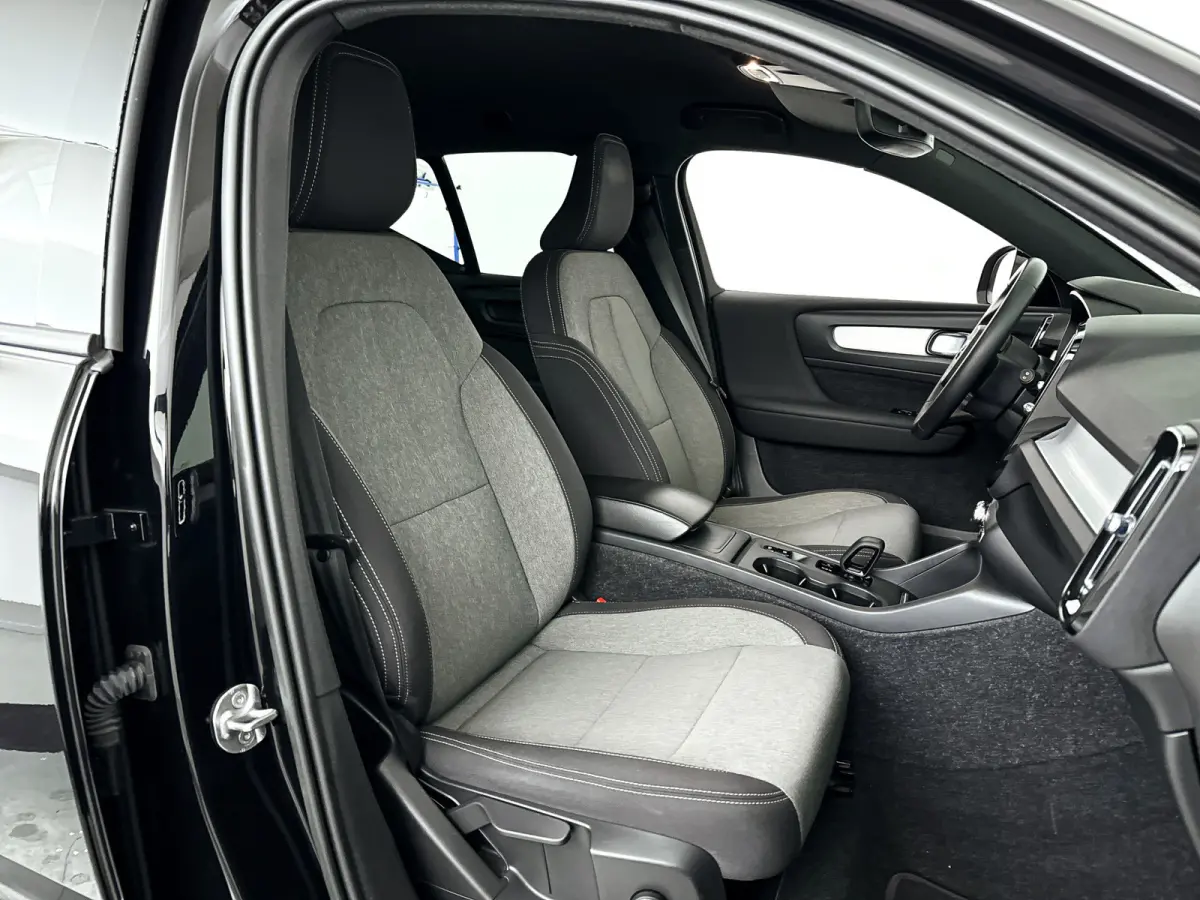 B3 Momentum | Park assist | Cruise control | Navigatie