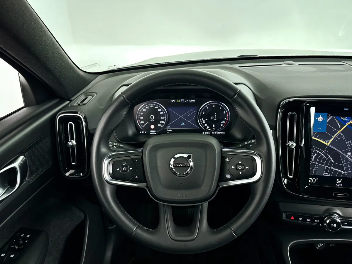 B3 Momentum | Park assist | Cruise control | Navigatie