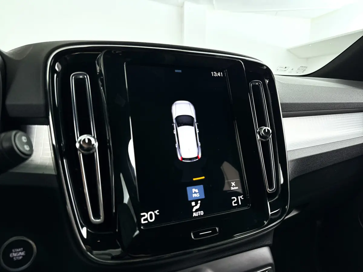 B3 Momentum | Park assist | Cruise control | Navigatie