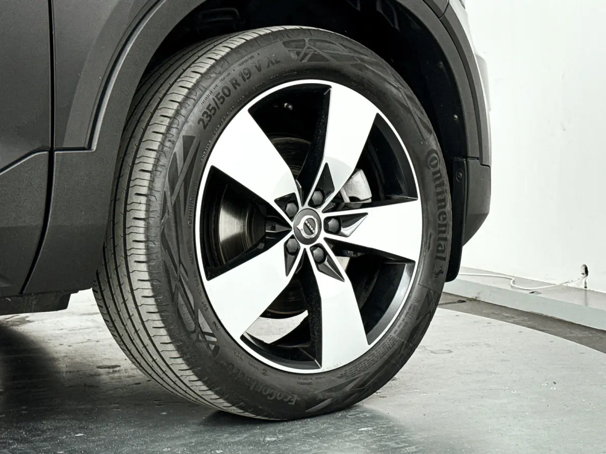 B3 Momentum | Park assist | Cruise control | Navigatie