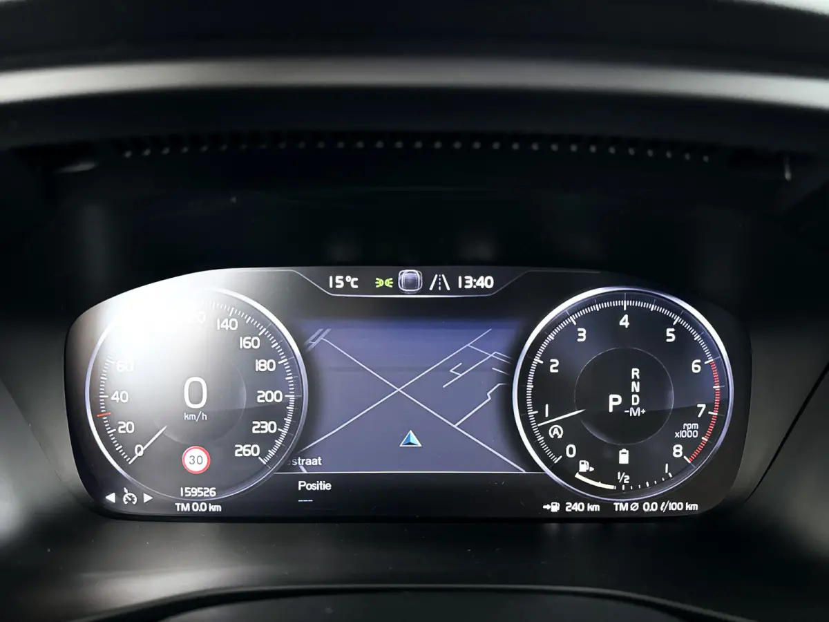 B3 Momentum | Park assist | Cruise control | Navigatie