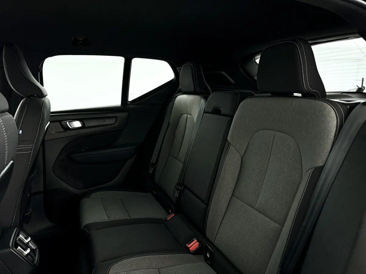 B3 Momentum | Park assist | Cruise control | Navigatie