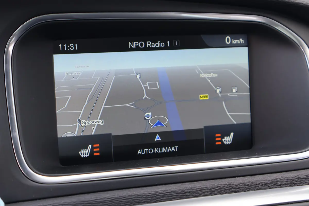 2.0 T3 R-Design UNIEK! - Bomvolle auto!! - Standkachel - Adap. Cruise - Pano