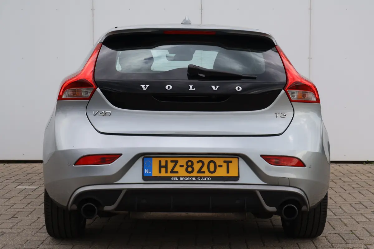 2.0 T3 R-Design UNIEK! - Bomvolle auto!! - Standkachel - Adap. Cruise - Pano