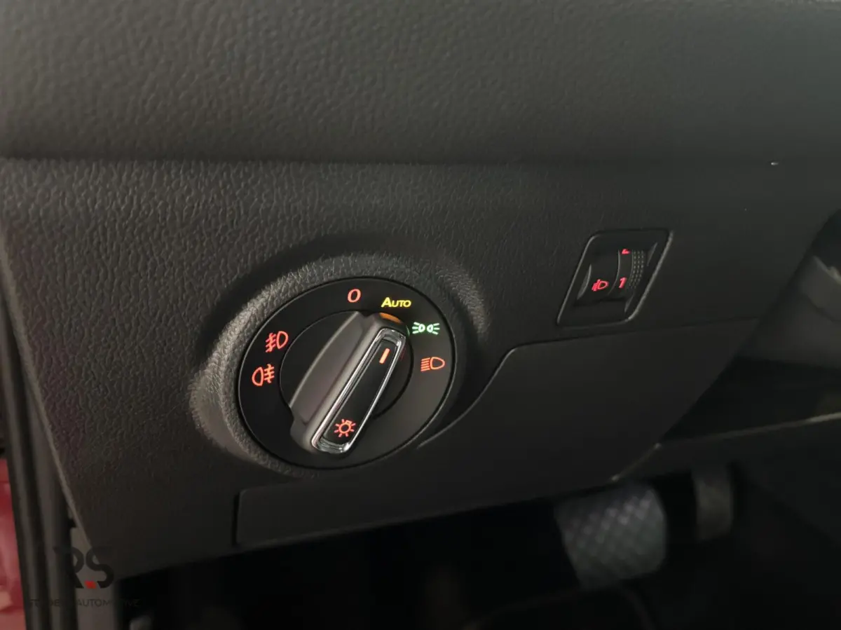 1.0 TSI 115 pk DSG FR Buss Intense | Navi | Cruise | Camera | PDC | CarPlay | 17" | 1e Eig | Org NL |