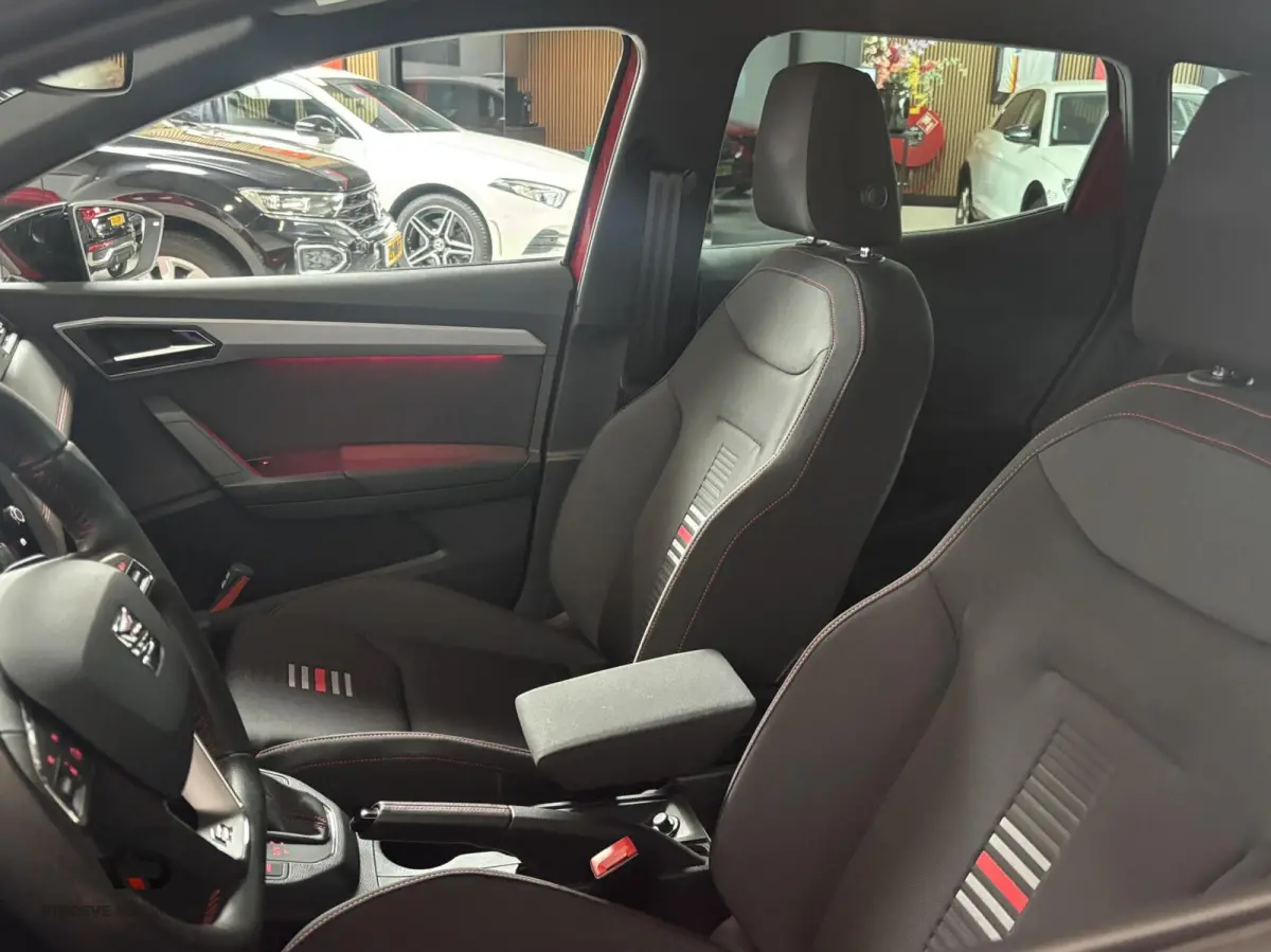 1.0 TSI 115 pk DSG FR Buss Intense | Navi | Cruise | Camera | PDC | CarPlay | 17" | 1e Eig | Org NL |