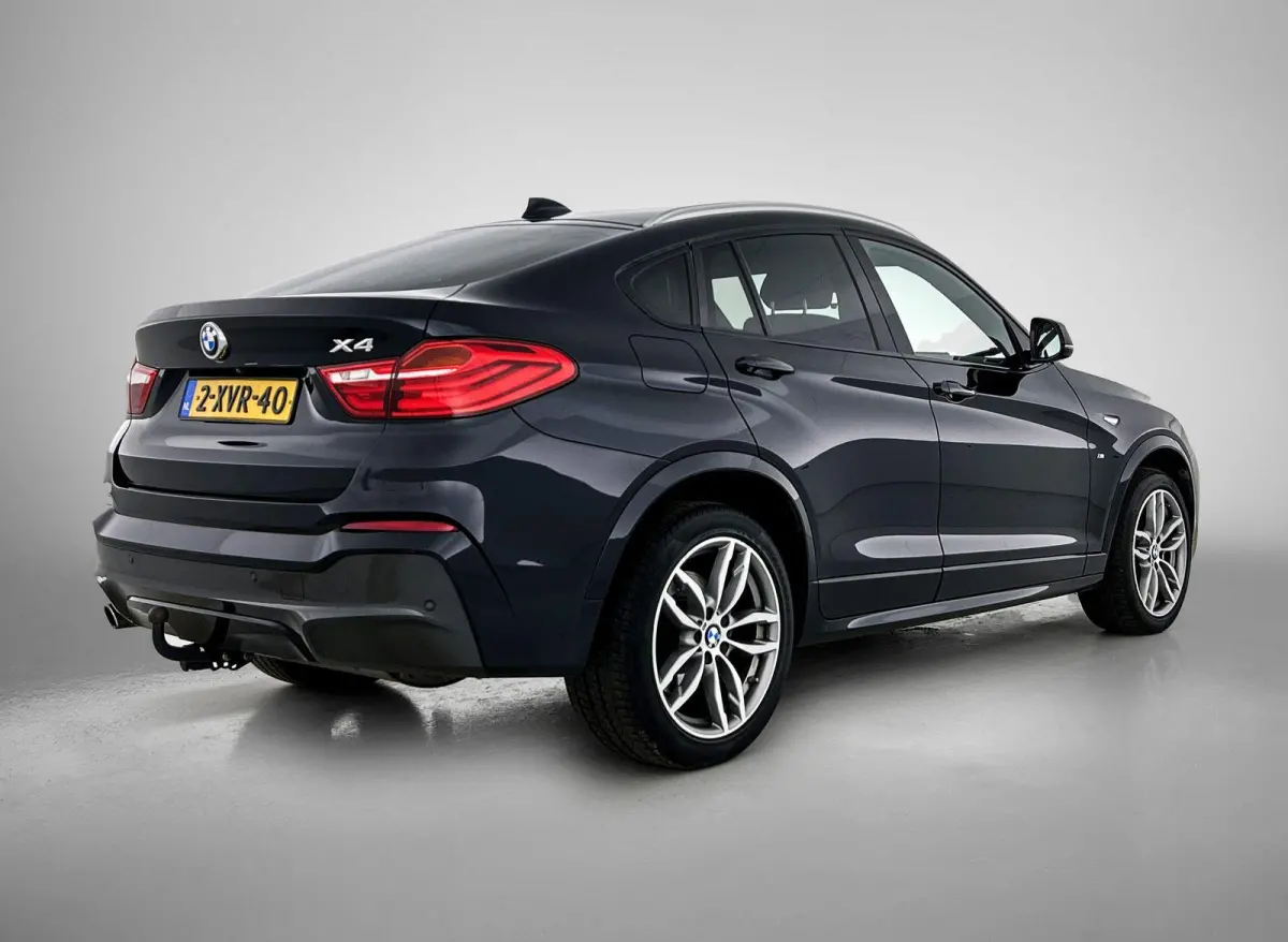 xDrive20i Executive | AUTOMAAT | TREKHAAK | M-PAKKET | NAVIGATIE | ACHTERUITRIJCAMERA | SPORTSTOELEN | TREKHAAK | ELEKTRISCHE ACHTERKLEP | CLIMATE CONTROL | CRUISE CONTROL | BI-XENON KOPLAMP