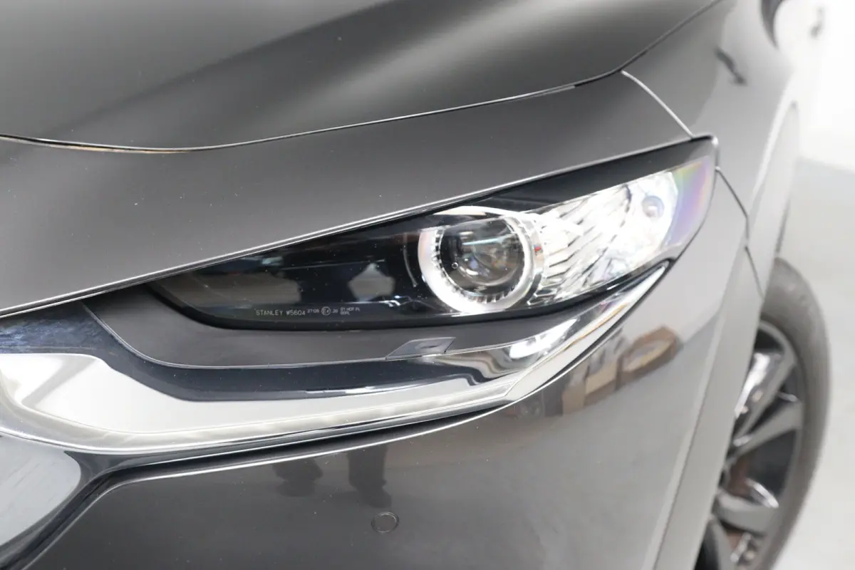 2.0 e-SkyActiv-X M Hybrid Sportive | Dealer Onderhouden! | 1e Eigenaar! | LED | Bose | Trekhaak | Clima | Camera | Stoelverwarming | Cruise Adaptive | Keyless | HUD