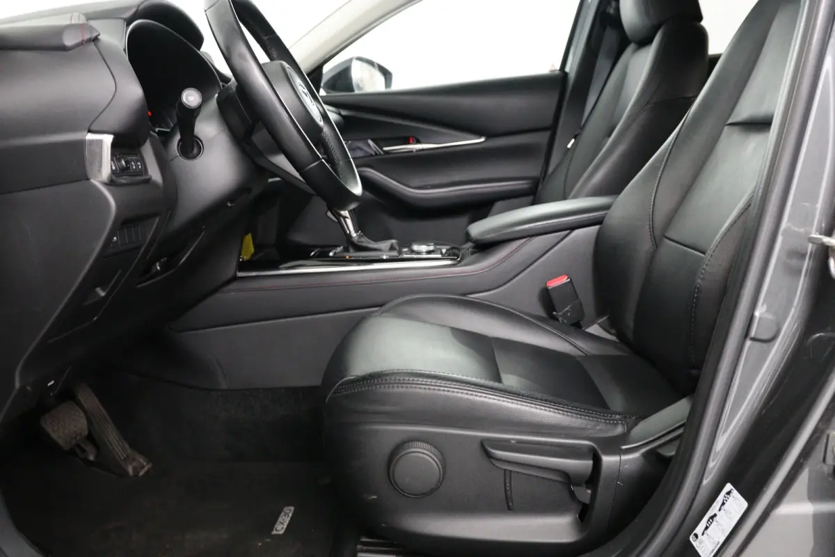 2.0 e-SkyActiv-X M Hybrid Sportive | Dealer Onderhouden! | 1e Eigenaar! | LED | Bose | Trekhaak | Clima | Camera | Stoelverwarming | Cruise Adaptive | Keyless | HUD