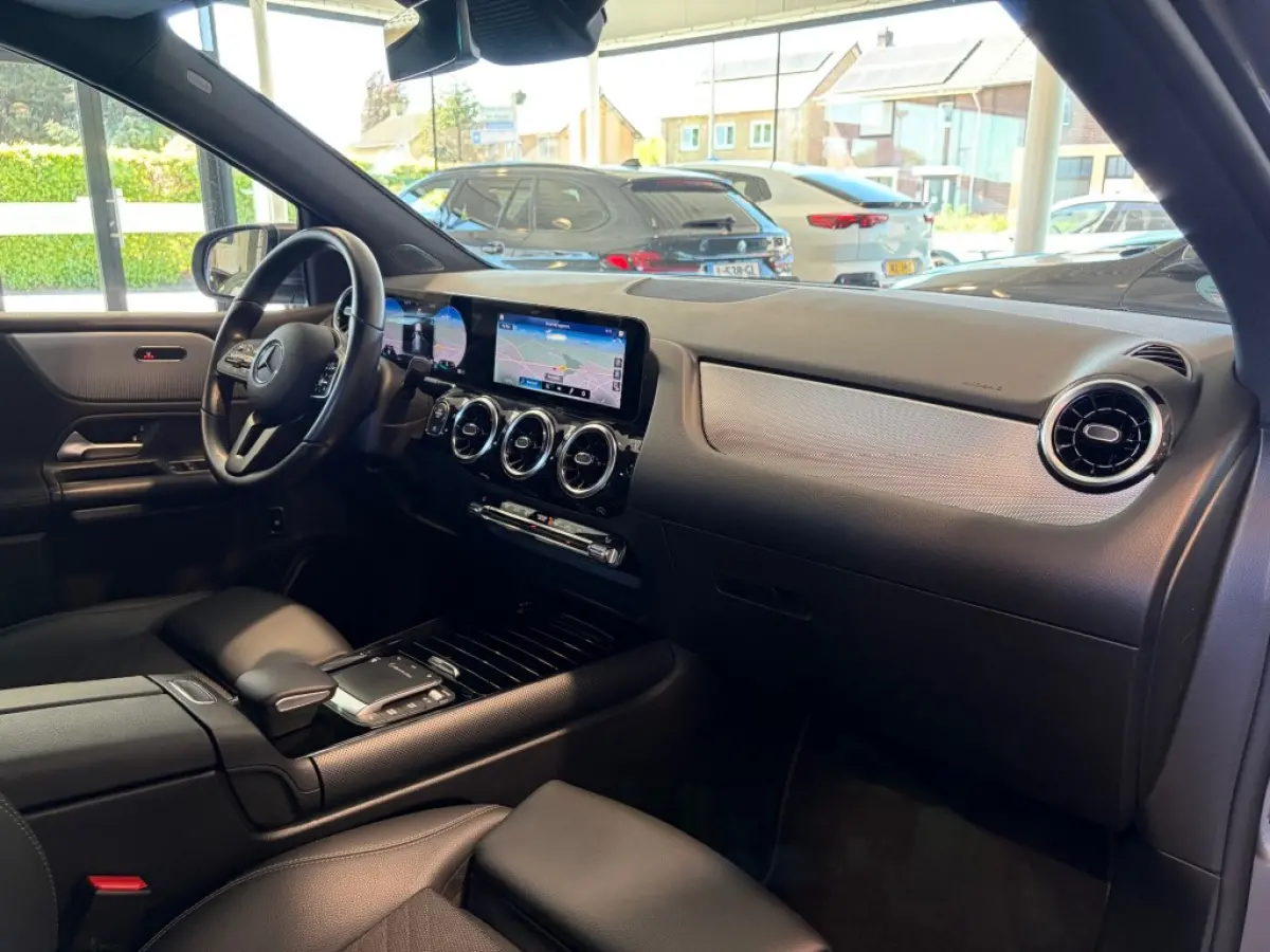 B 180 Aut. Leder LED Camera MBUX Widescreen Carplay Android e.Trekhaak