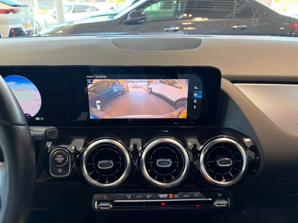 B 180 Aut. Leder LED Camera MBUX Widescreen Carplay Android e.Trekhaak