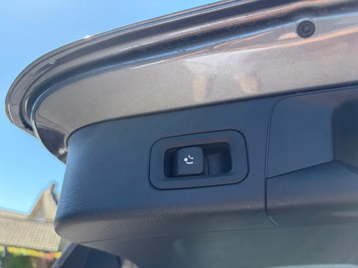 B 180 Aut. Leder LED Camera MBUX Widescreen Carplay Android e.Trekhaak