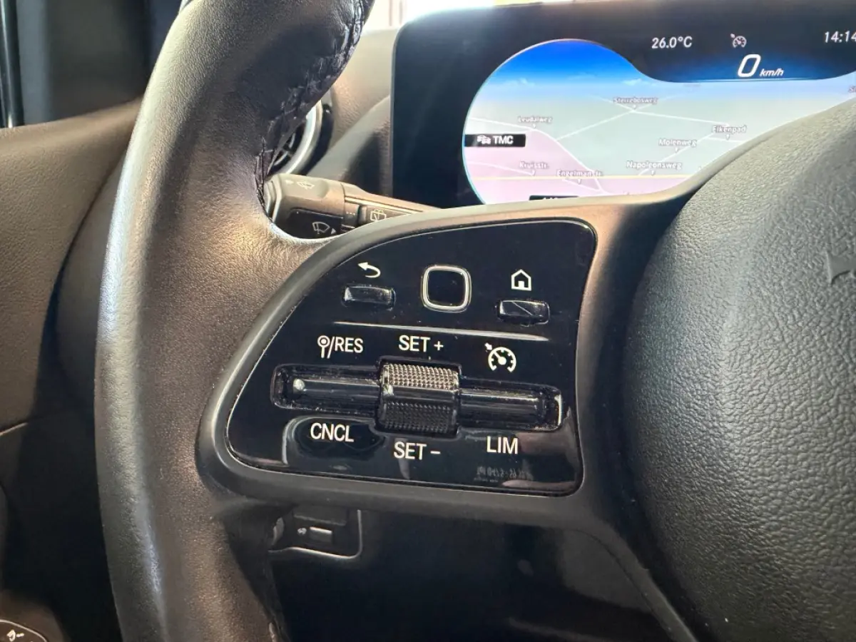 B 180 Aut. Leder LED Camera MBUX Widescreen Carplay Android e.Trekhaak