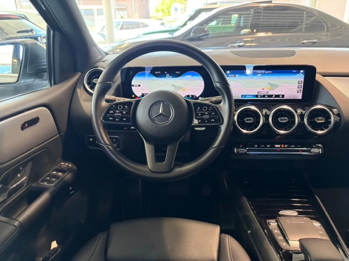 B 180 Aut. Leder LED Camera MBUX Widescreen Carplay Android e.Trekhaak