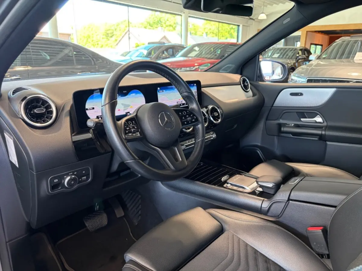 B 180 Aut. Leder LED Camera MBUX Widescreen Carplay Android e.Trekhaak