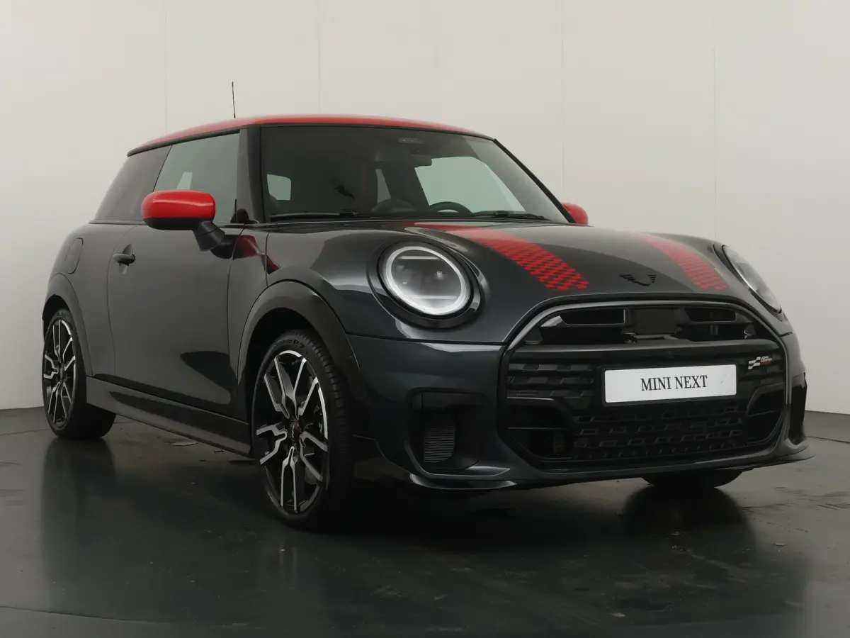 Cooper C JCW-trim | Pakket XL | Adaptive Cruise | Panoramadak | Harman Kardon | Stoel- stuurverwarming