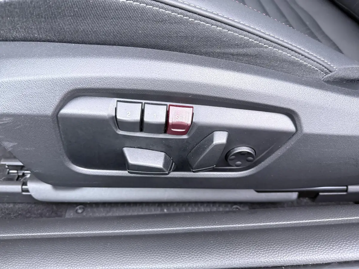 Cooper C JCW-trim | Pakket XL | Adaptive Cruise | Panoramadak | Harman Kardon | Stoel- stuurverwarming