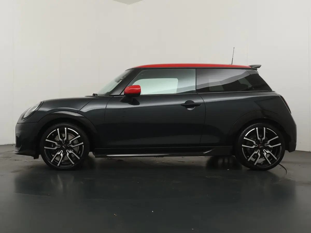 Cooper C JCW-trim | Pakket XL | Adaptive Cruise | Panoramadak | Harman Kardon | Stoel- stuurverwarming