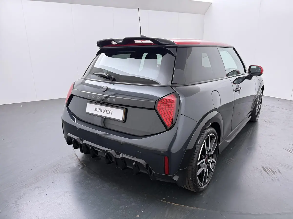 Cooper C JCW-trim | Pakket XL | Adaptive Cruise | Panoramadak | Harman Kardon | Stoel- stuurverwarming