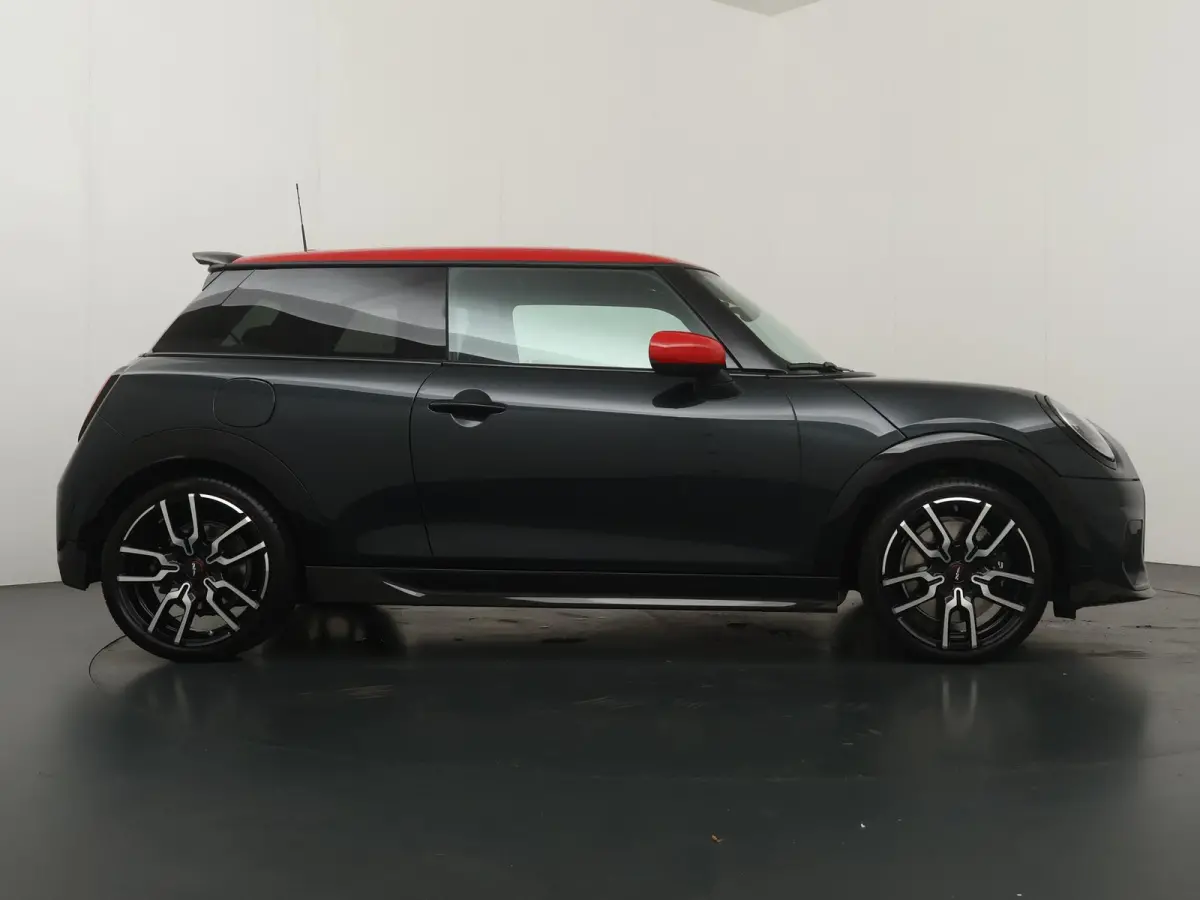 Cooper C JCW-trim | Pakket XL | Adaptive Cruise | Panoramadak | Harman Kardon | Stoel- stuurverwarming