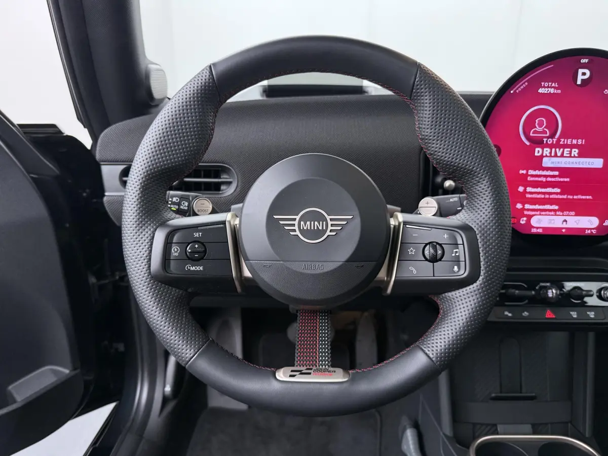 Cooper C JCW-trim | Pakket XL | Adaptive Cruise | Panoramadak | Harman Kardon | Stoel- stuurverwarming