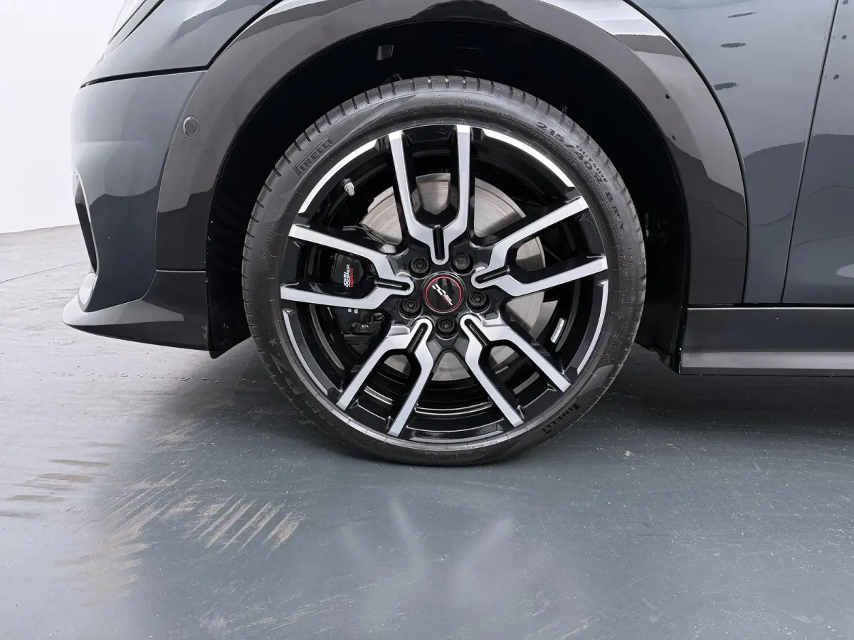 Cooper C JCW-trim | Pakket XL | Adaptive Cruise | Panoramadak | Harman Kardon | Stoel- stuurverwarming