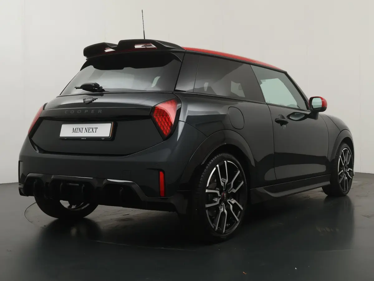 Cooper C JCW-trim | Pakket XL | Adaptive Cruise | Panoramadak | Harman Kardon | Stoel- stuurverwarming