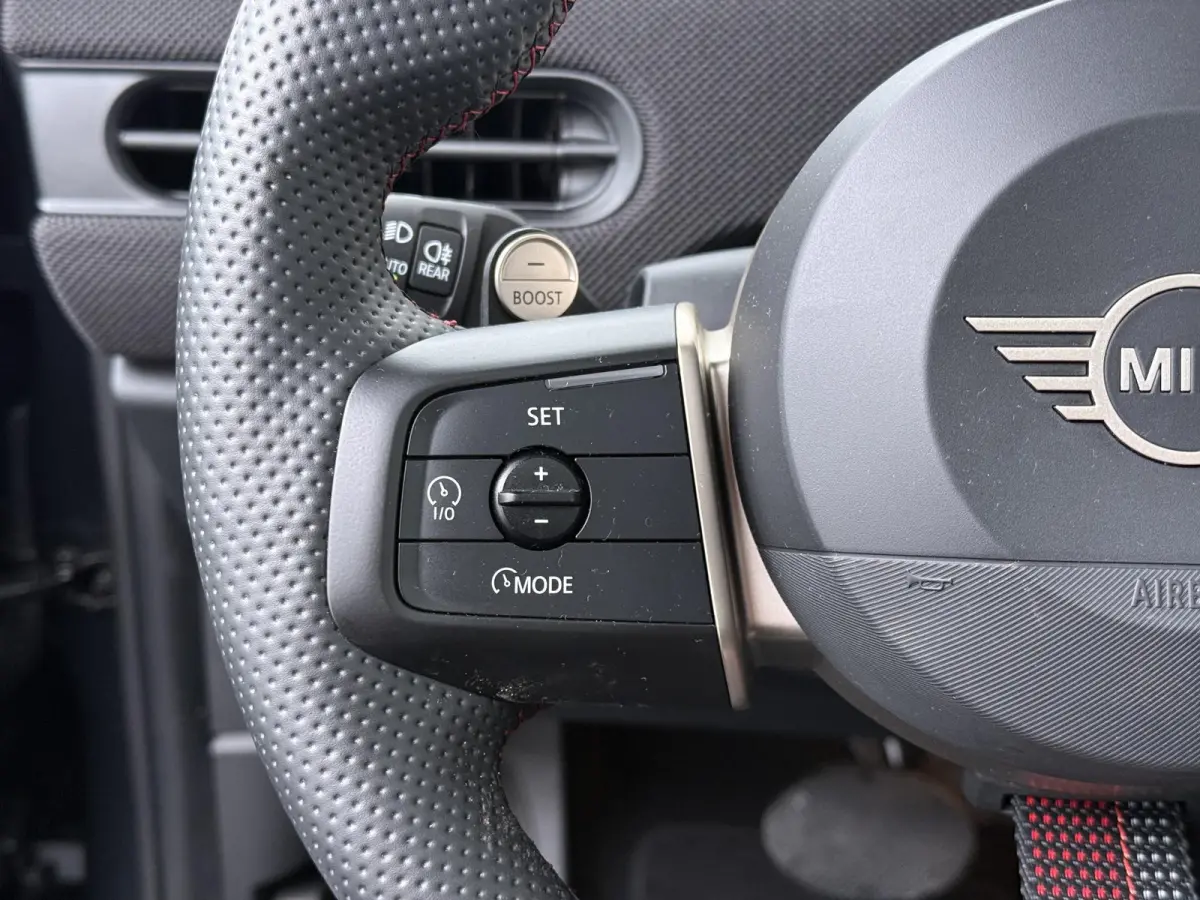 Cooper C JCW-trim | Pakket XL | Adaptive Cruise | Panoramadak | Harman Kardon | Stoel- stuurverwarming