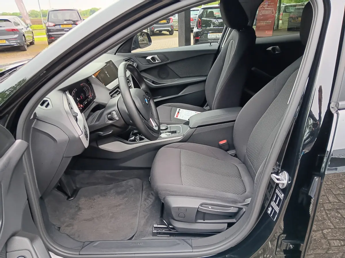 118i 141pk Executive Edition|automaat|carplay|cruise|clima