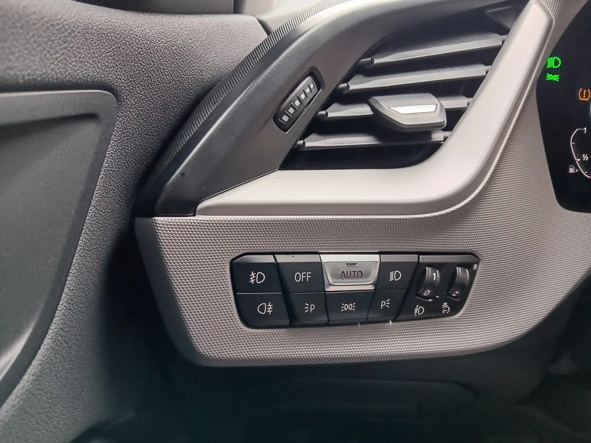118i 141pk Executive Edition|automaat|carplay|cruise|clima