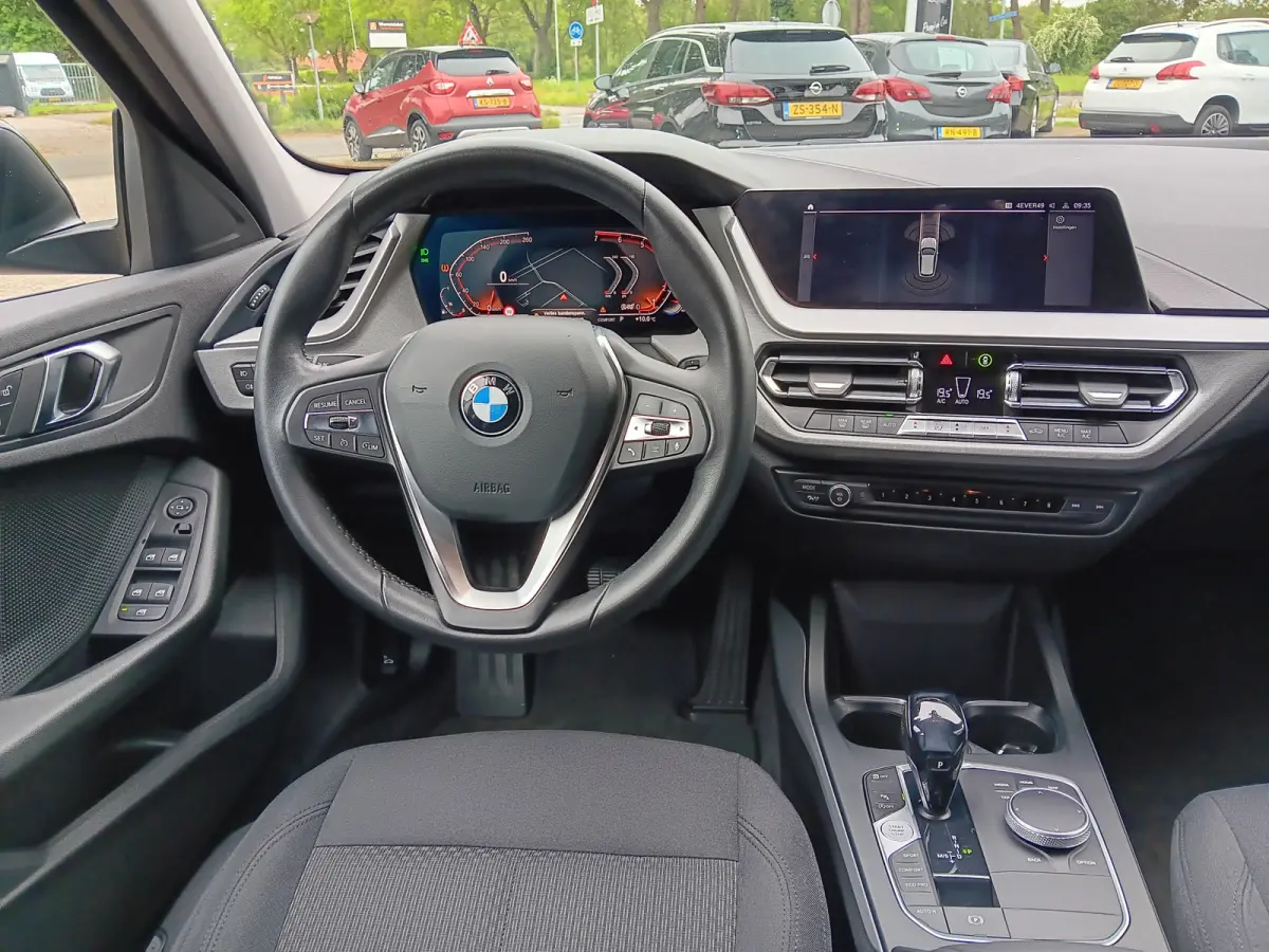 118i 141pk Executive Edition|automaat|carplay|cruise|clima