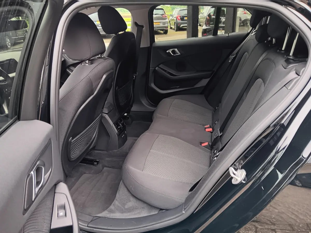 118i 141pk Executive Edition|automaat|carplay|cruise|clima