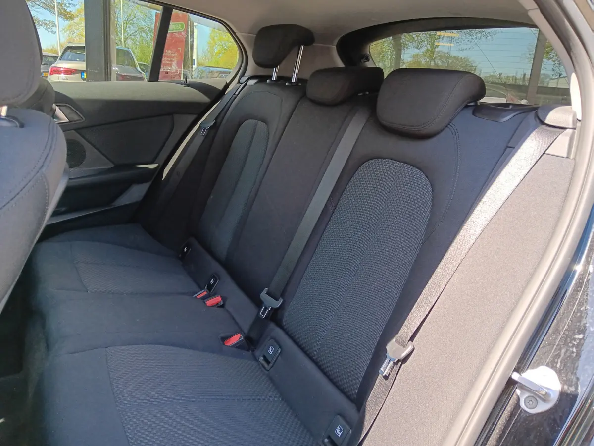 118i 141pk Executive Edition|automaat|carplay|cruise|clima
