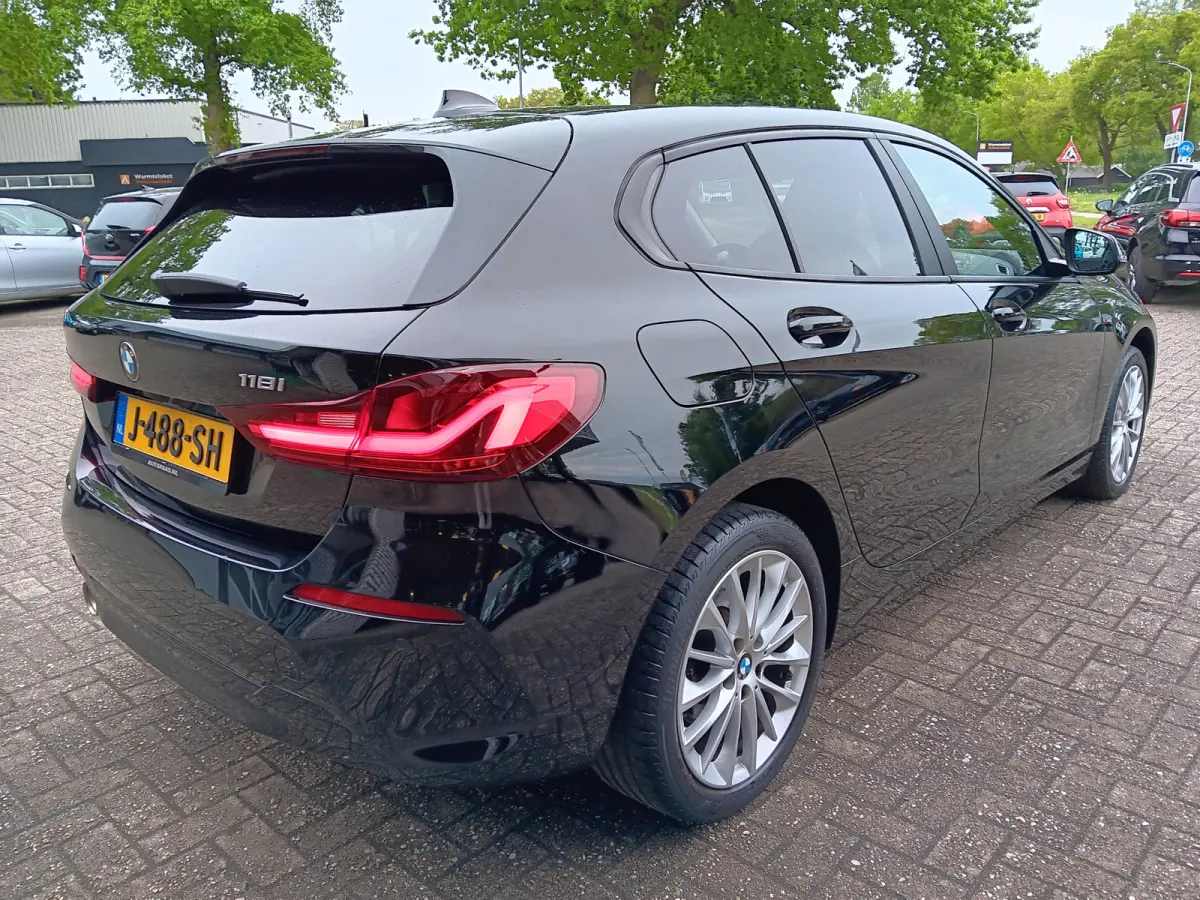 118i 141pk Executive Edition|automaat|carplay|cruise|clima