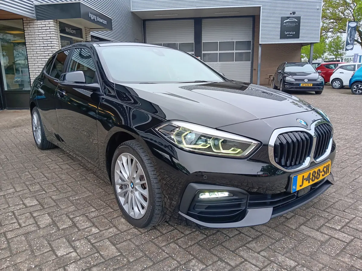 118i 141pk Executive Edition|automaat|carplay|cruise|clima