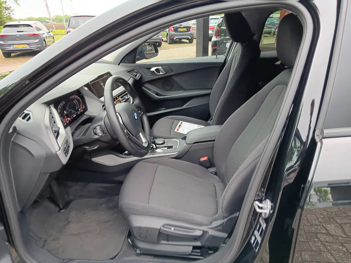 118i 141pk Executive Edition|automaat|carplay|cruise|clima