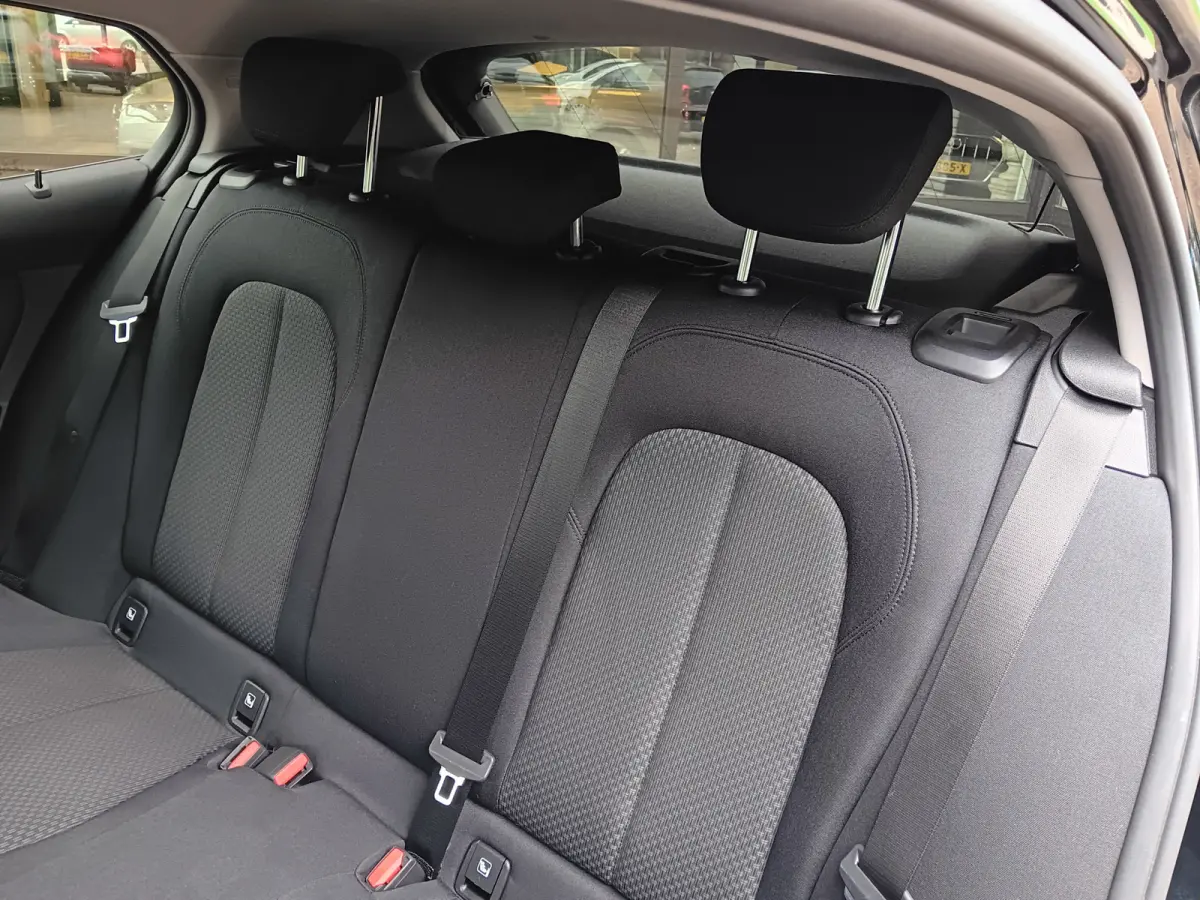 118i 141pk Executive Edition|automaat|carplay|cruise|clima