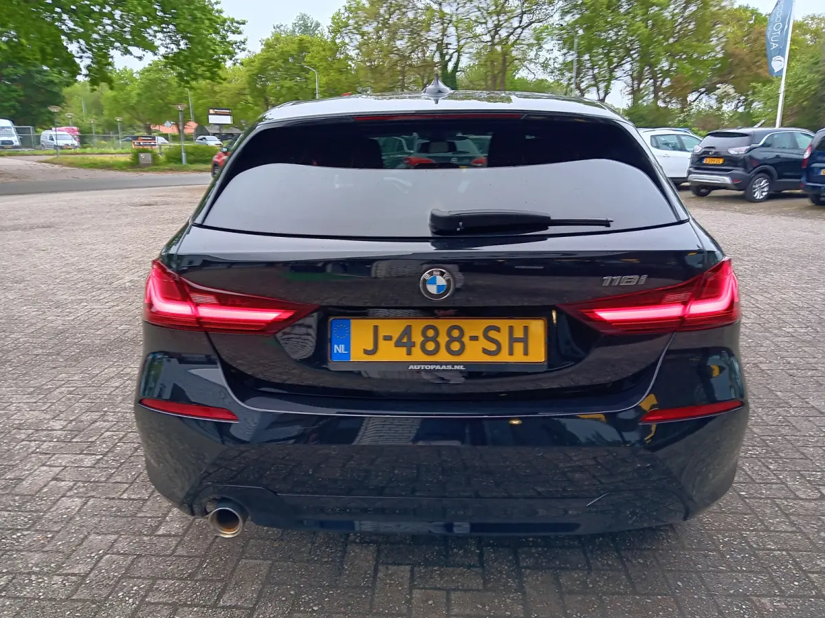 118i 141pk Executive Edition|automaat|carplay|cruise|clima