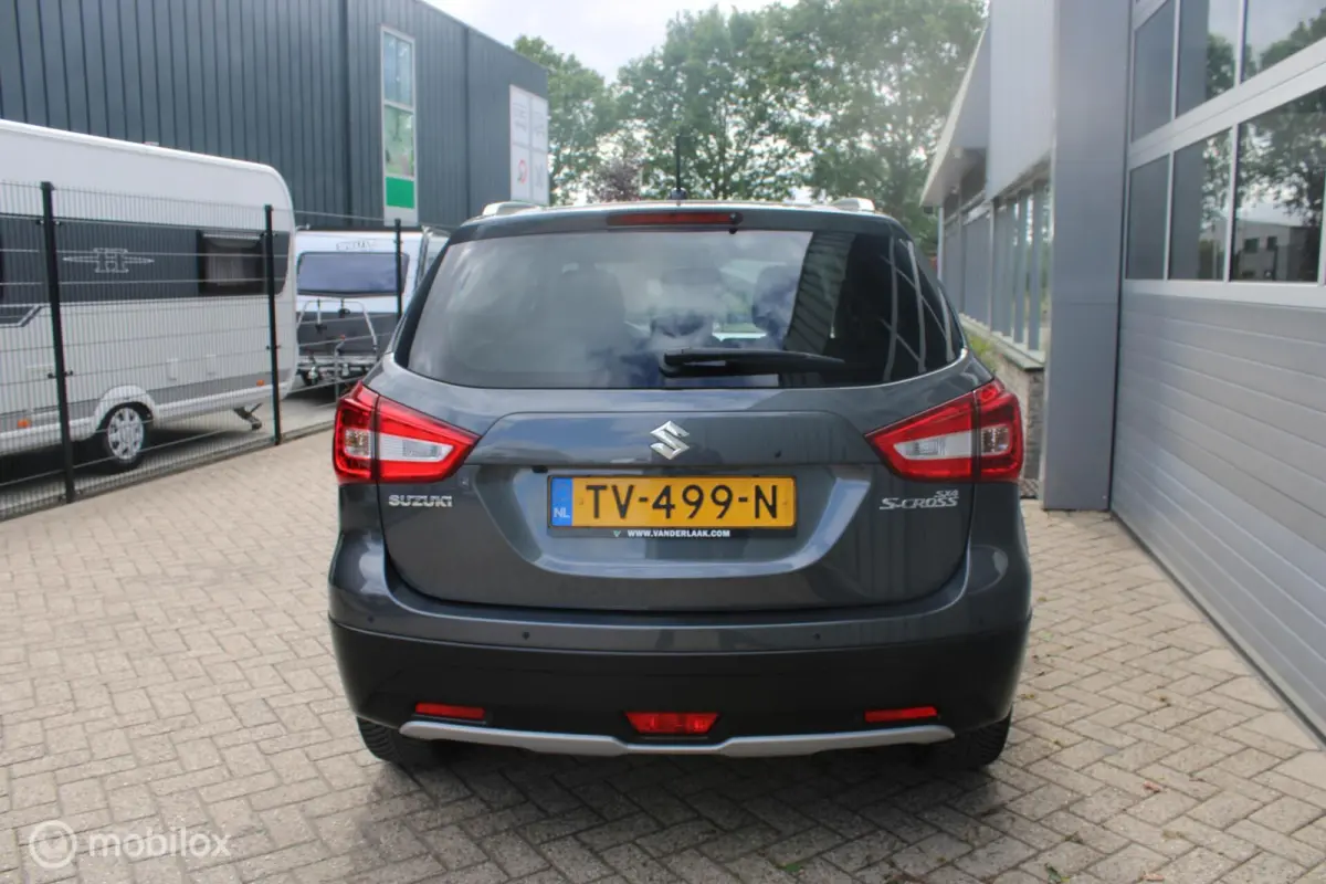 1.0 Boosterjet Exclusive 1e Eig | Boekjes | Stoelverwarming | Navigatie | 5 keer op Voorraad.
